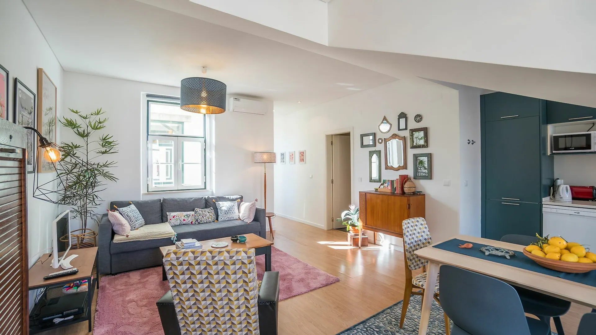 Jolie Gloria With Terrace Apartment Lisbon
