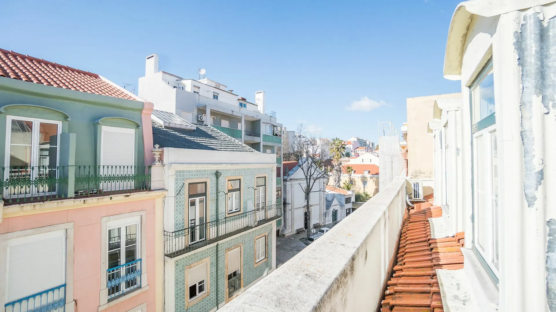 Jolie Gloria With Terrace Apartment Lisbon
