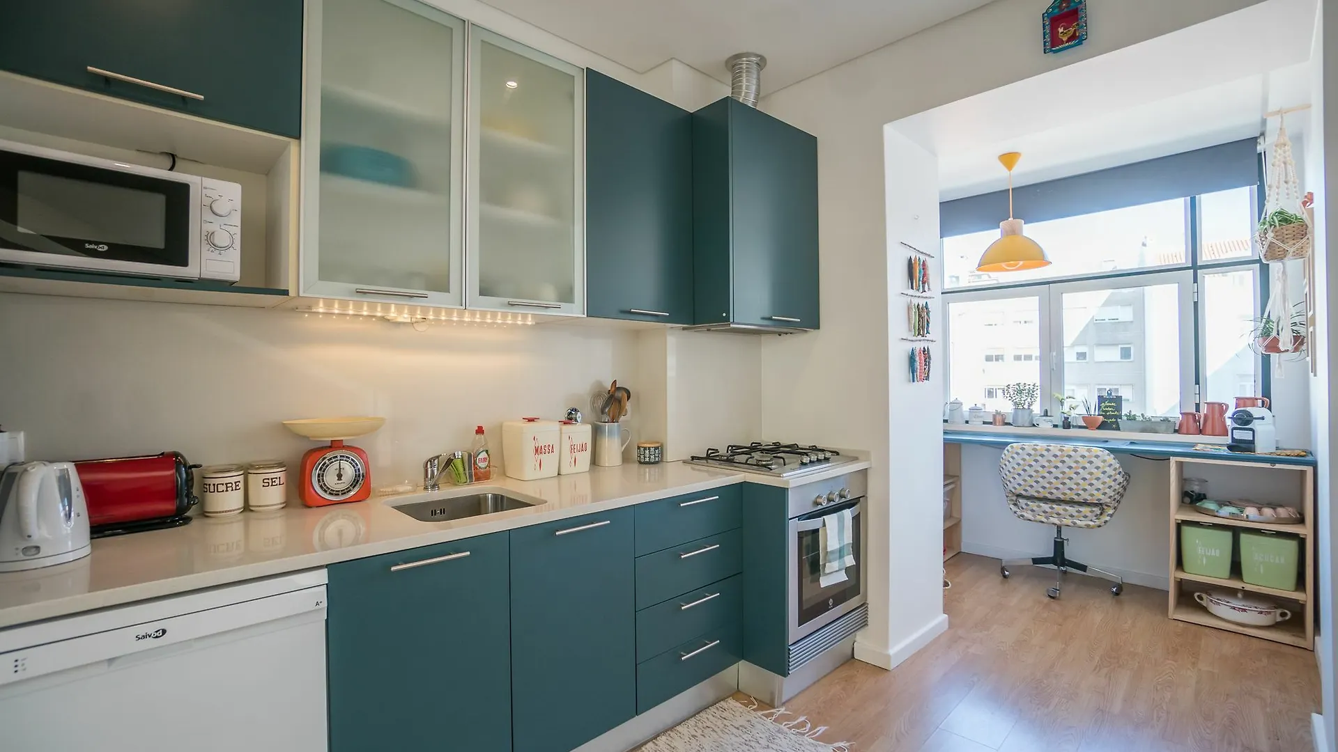 Jolie Gloria With Terrace Apartment Lisbon
