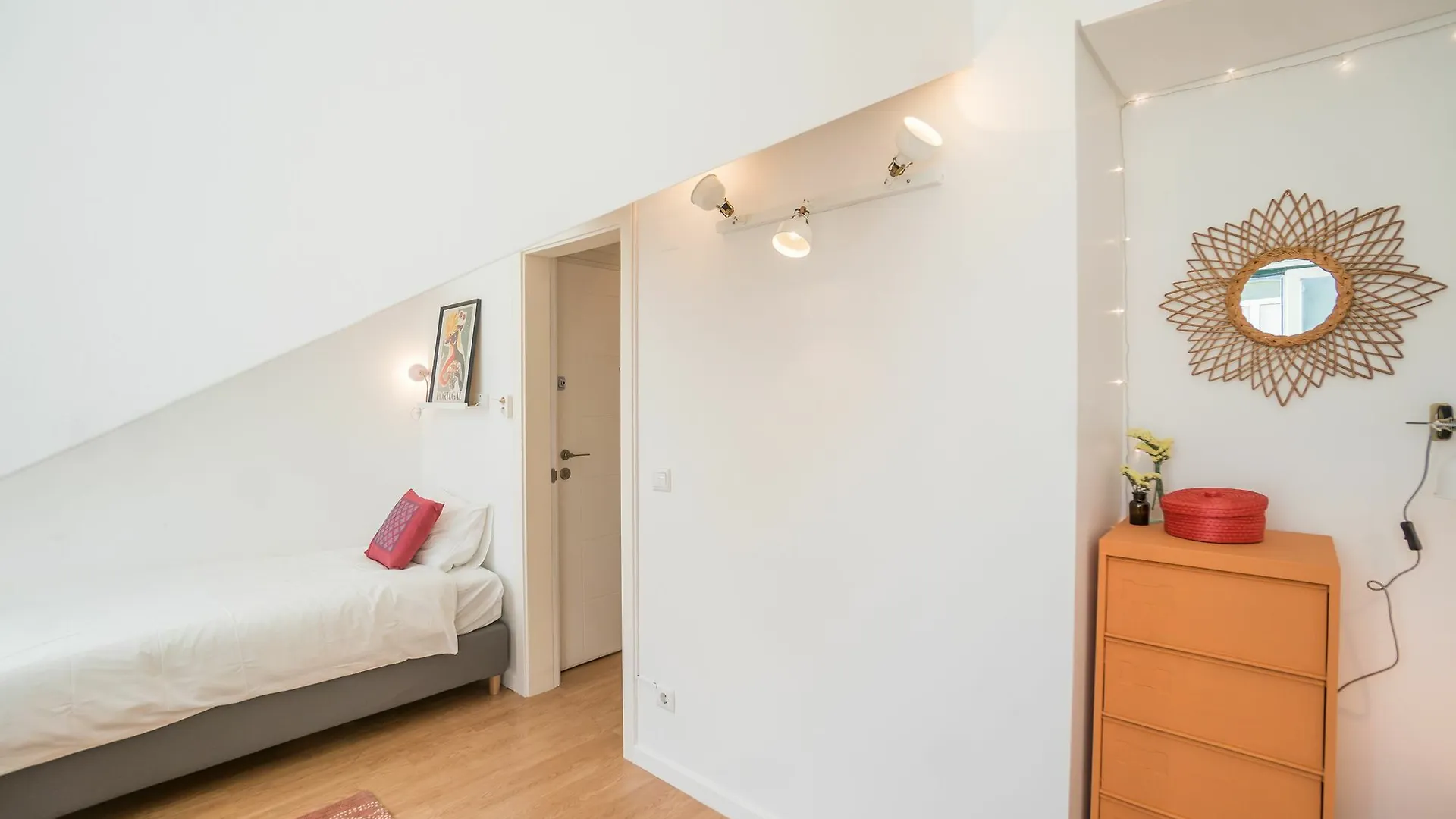 Jolie Gloria With Terrace Apartment Lisbon