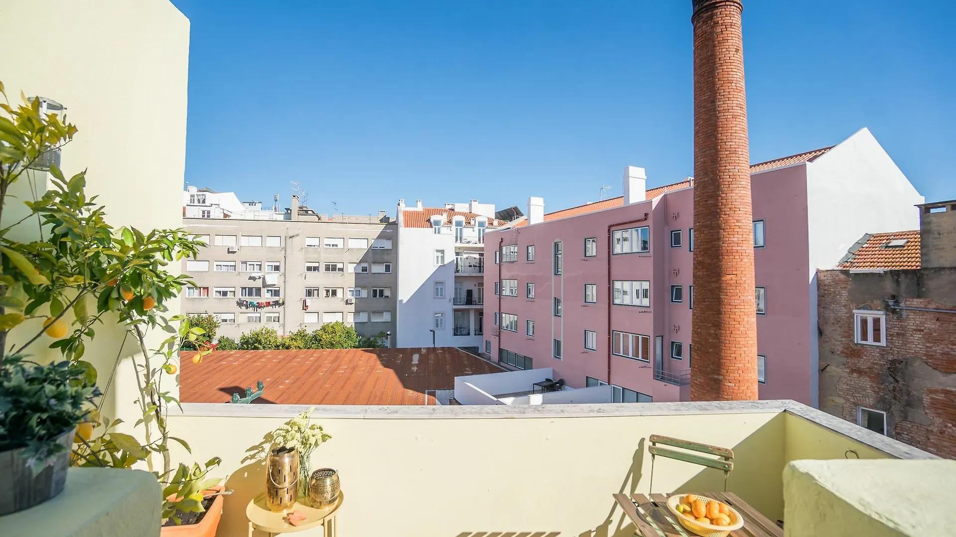 Jolie Gloria With Terrace Apartment Lisbon
